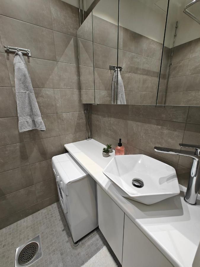 Апартаменты Design Studio In Kamppi Хельсинки Экстерьер фото